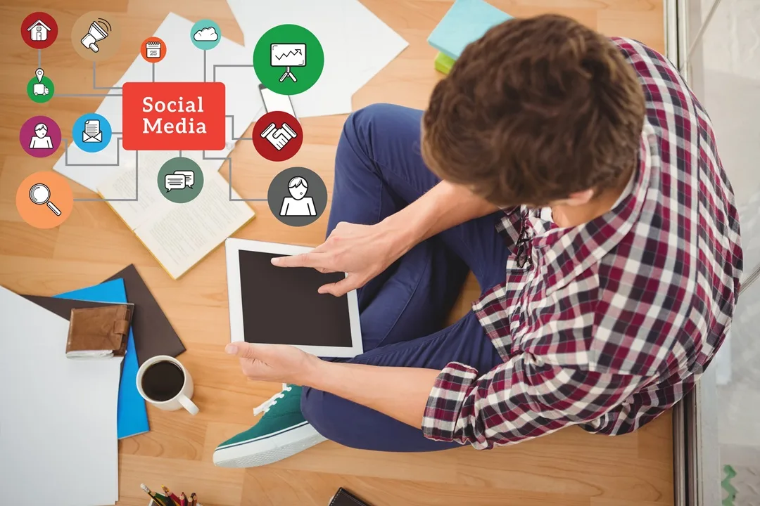 hire social media manager
